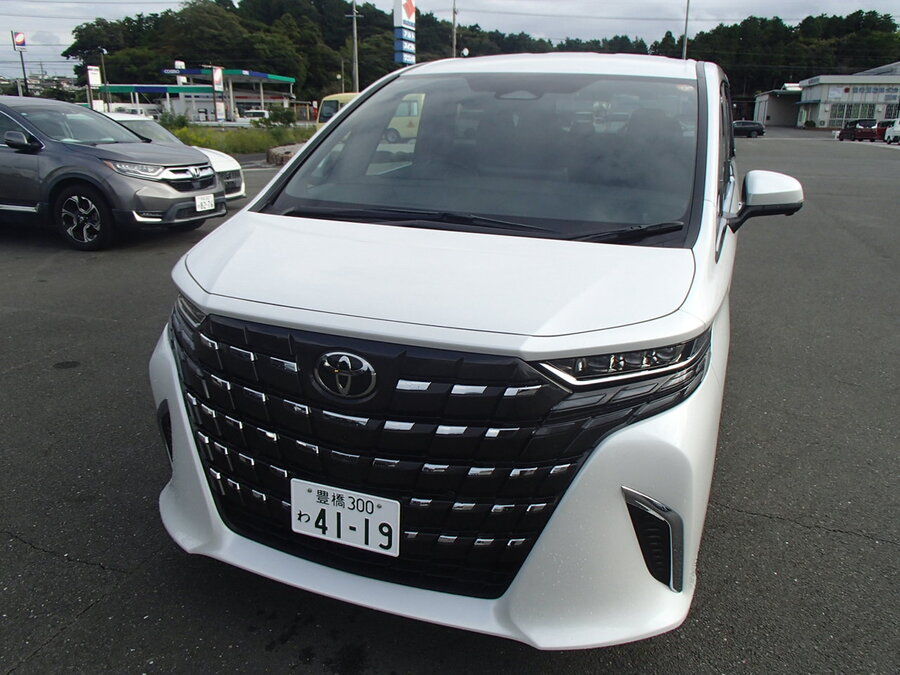 アルファードHV8人