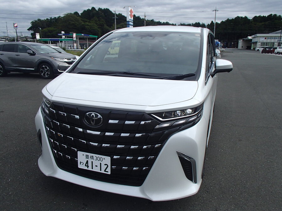 アルファードHV8人