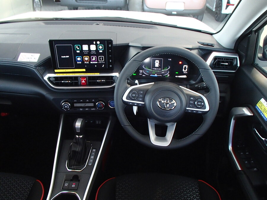 質感の高い内装や先進装備を搭載。