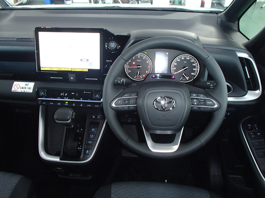 スムーズに運転操作ができるレイアウト