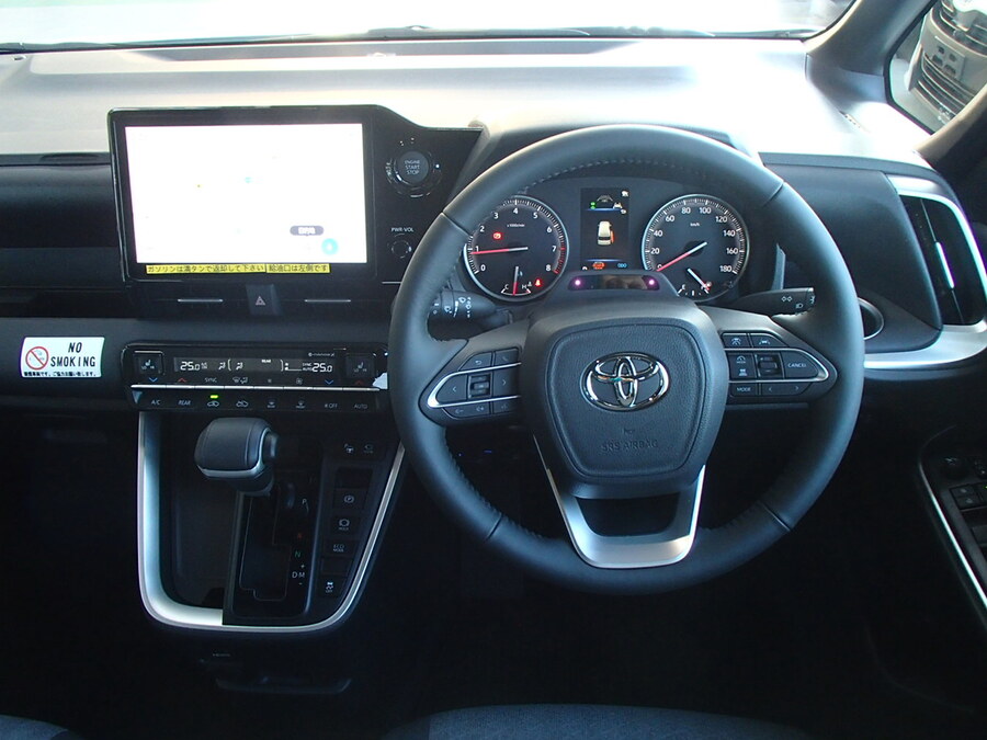 スムーズに運転操作ができるレイアウト